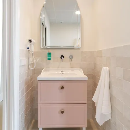 Betis Suites-la Campana Apartment